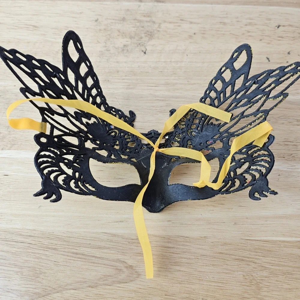 Masquereade Mask Glitter Yellow Gold Leaves Fairy Mardis Gras Face‎ Wall Tie On